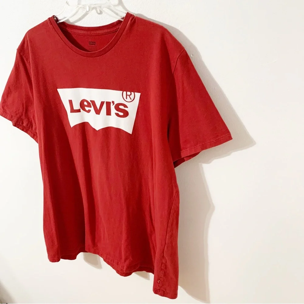 Levi’s 100% Cotton Short Sleeve Graphic Tee Shirt Levis Logo Across Front 🟥⬜️